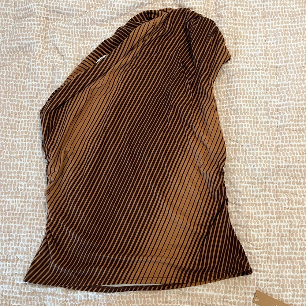 NWT Reformation Francisco One Sleeve Top - Picture 2 of 6